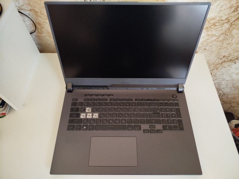 Продается игровой ноутбук Asus ROG Strix G17