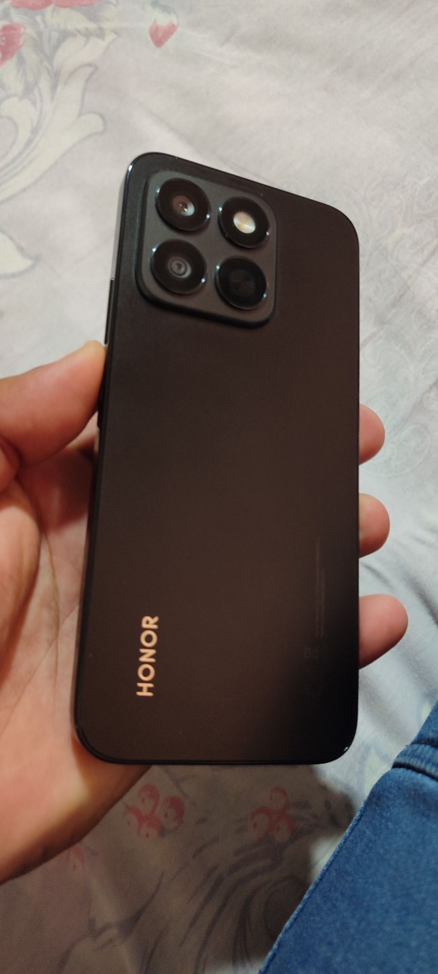 Honor x8c ideal holatda