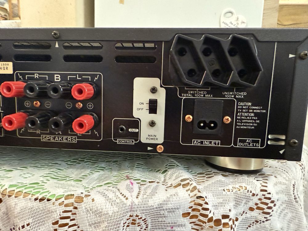 Pioneer A-605 качествен стерео усилвател