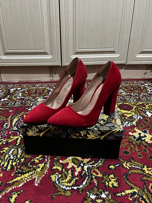 Продам женские туфли, шикарные