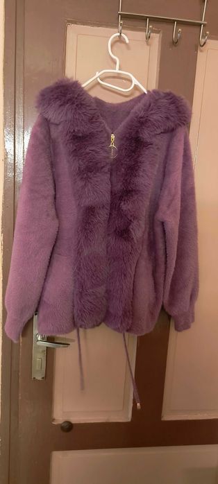 Дамска жилетка-яке с косъм и качулка