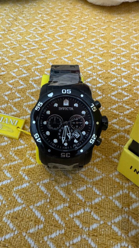 Invicta часы оригинал с Европы, обсалютно новый