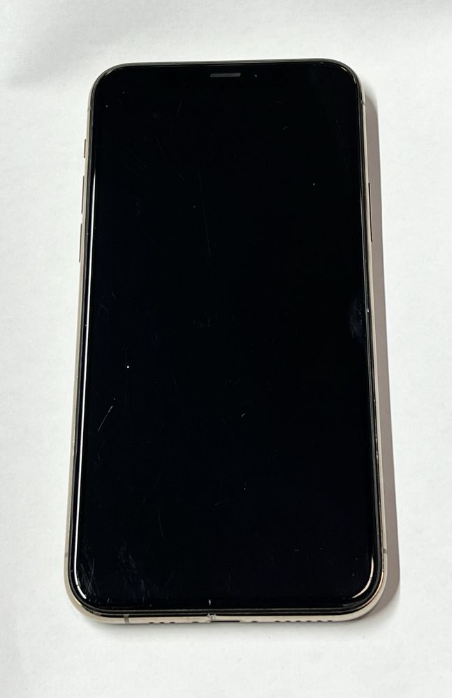 Iphone 11 Pro, Gold с коробкой, состояние акуммулятора 99%, в хор. Сос