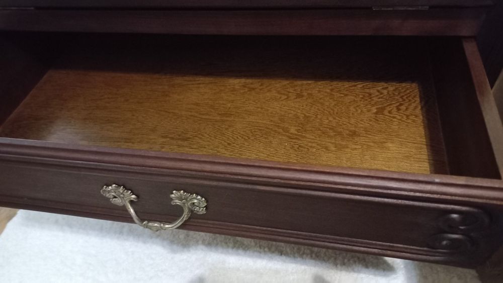 Бар шкаф с чекмедже