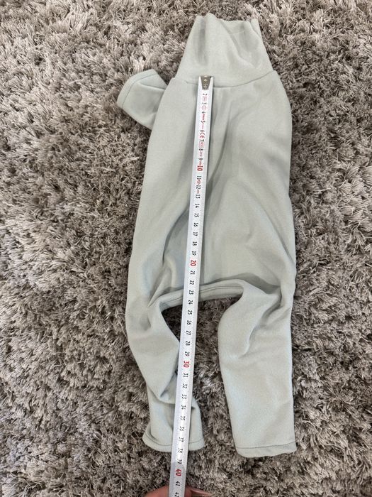 Salopetă pentru câini/pisici nouă