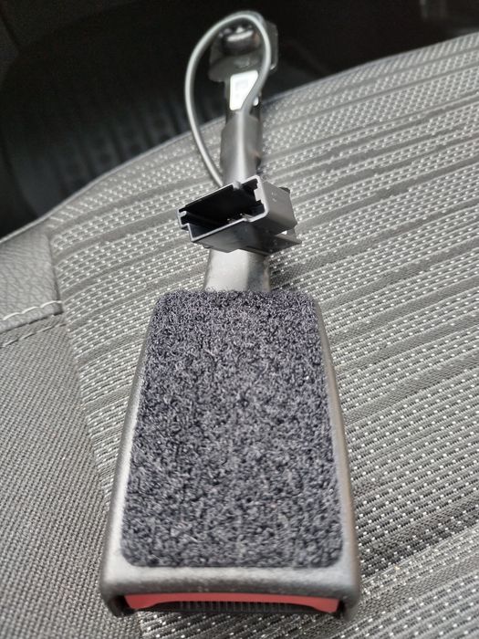 Vând pretensiometru Opel Astra j