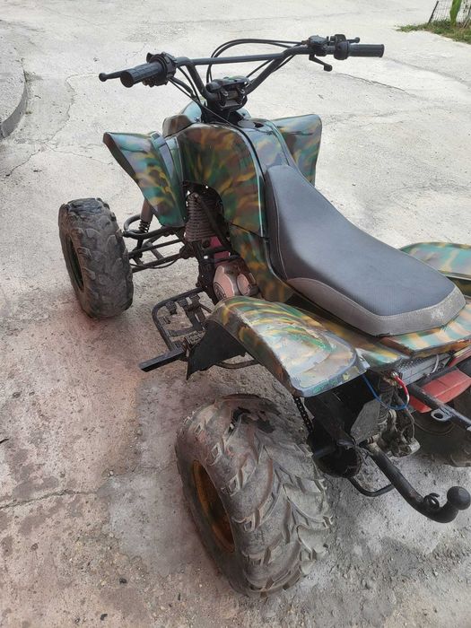 Atv cu motor de 250 cc,