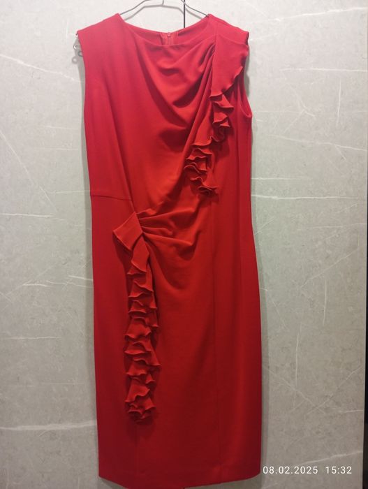 Продам платье новое