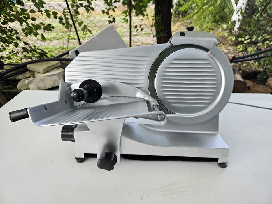 1.Колбасорезачка Професионална от неръждавейка Испания Вт. Употреба