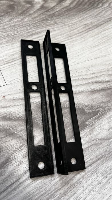 Подкладка под ответную планку для замка ISEO