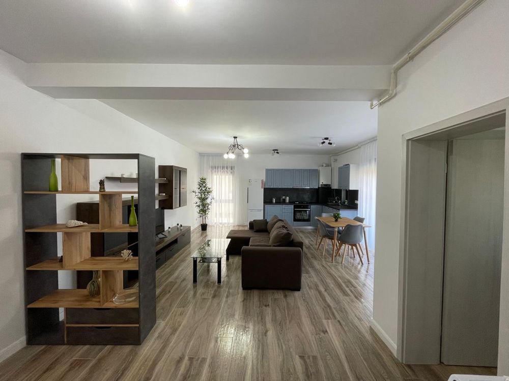 Proprietar închiriez apartament modern 2 camere, lângă pădure
