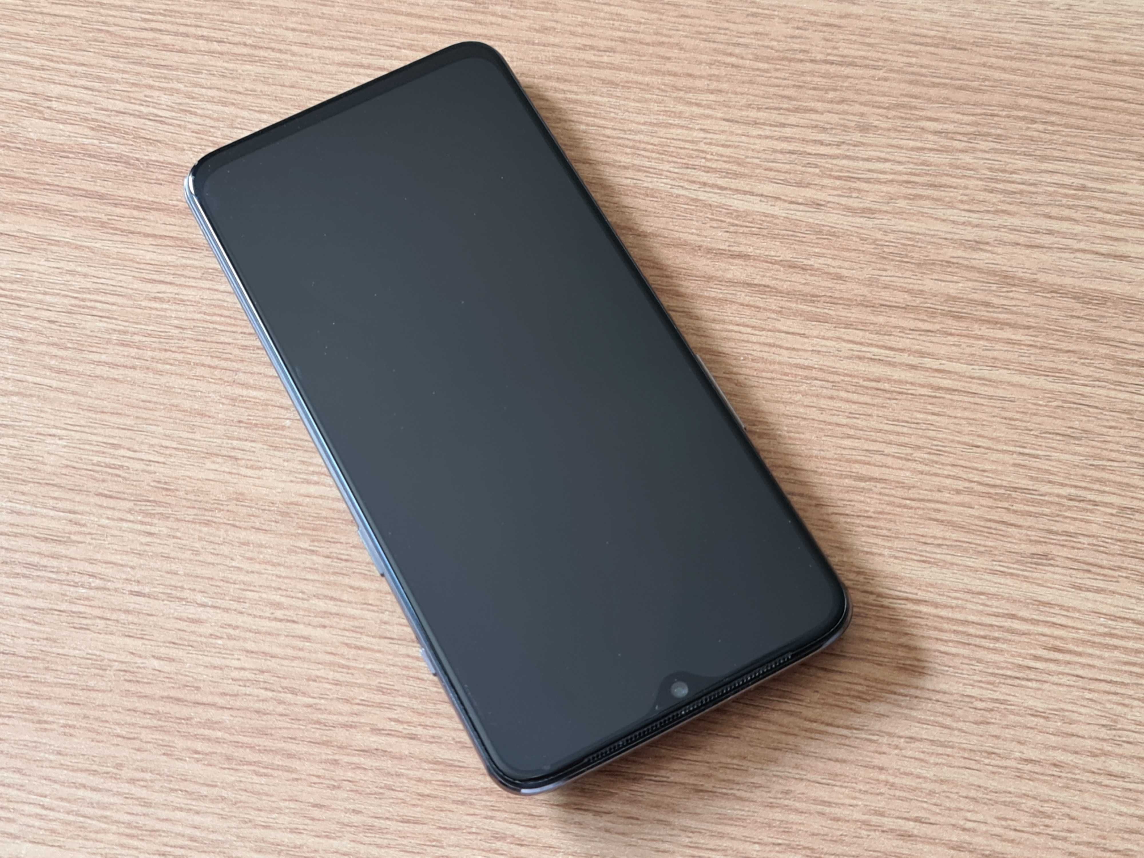 OnePlus 7; Mirror Gray; 256 GB; 8 GB RAM; Ca Nou