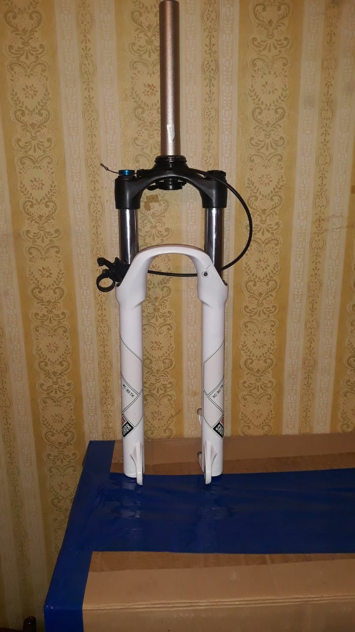 Продам вело вилку ROCK SHOX XC 30 TK (26)