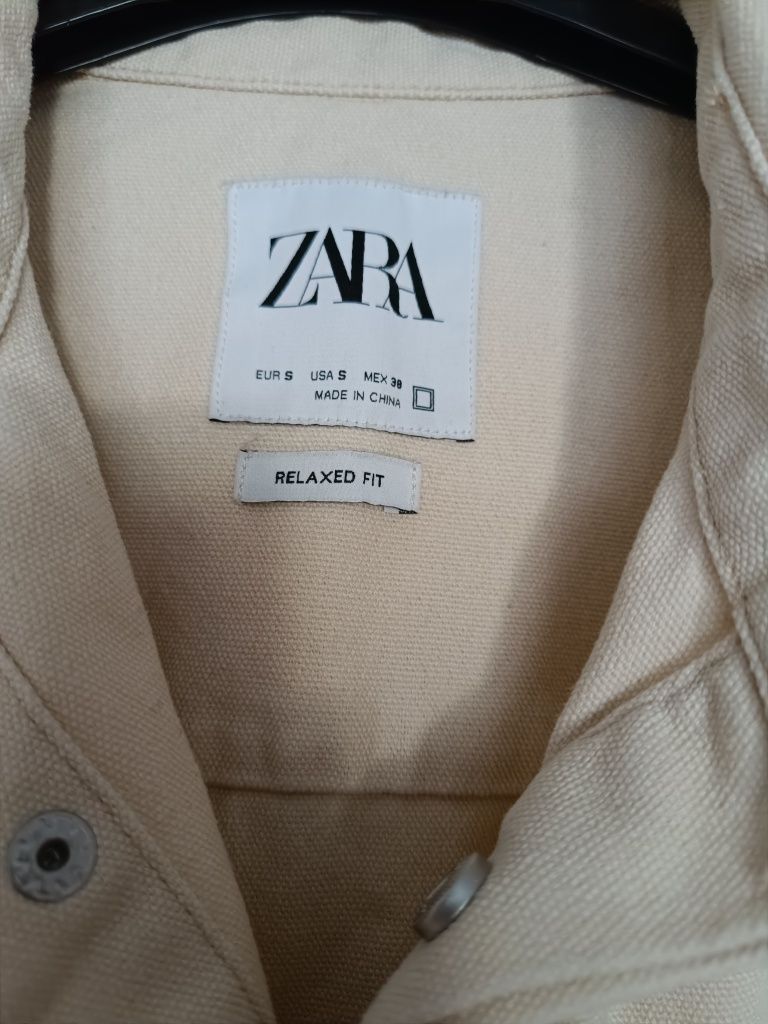 Дънково яке ,риза в бежов цвят Zara , размер С