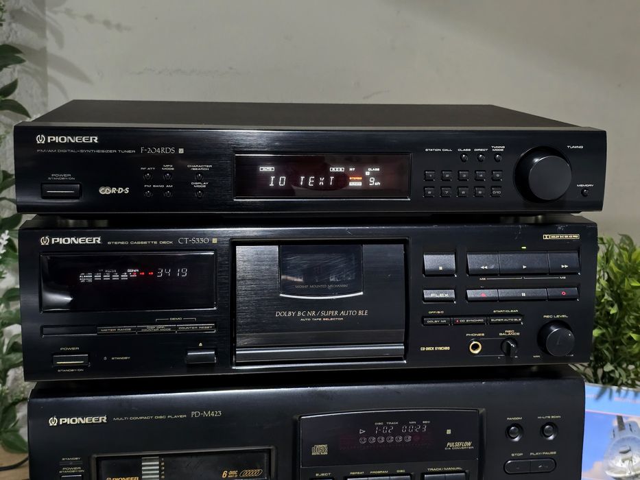 Linie audio PIONEER,  amplificator, casetofon, cd-player 6 disc, tuner