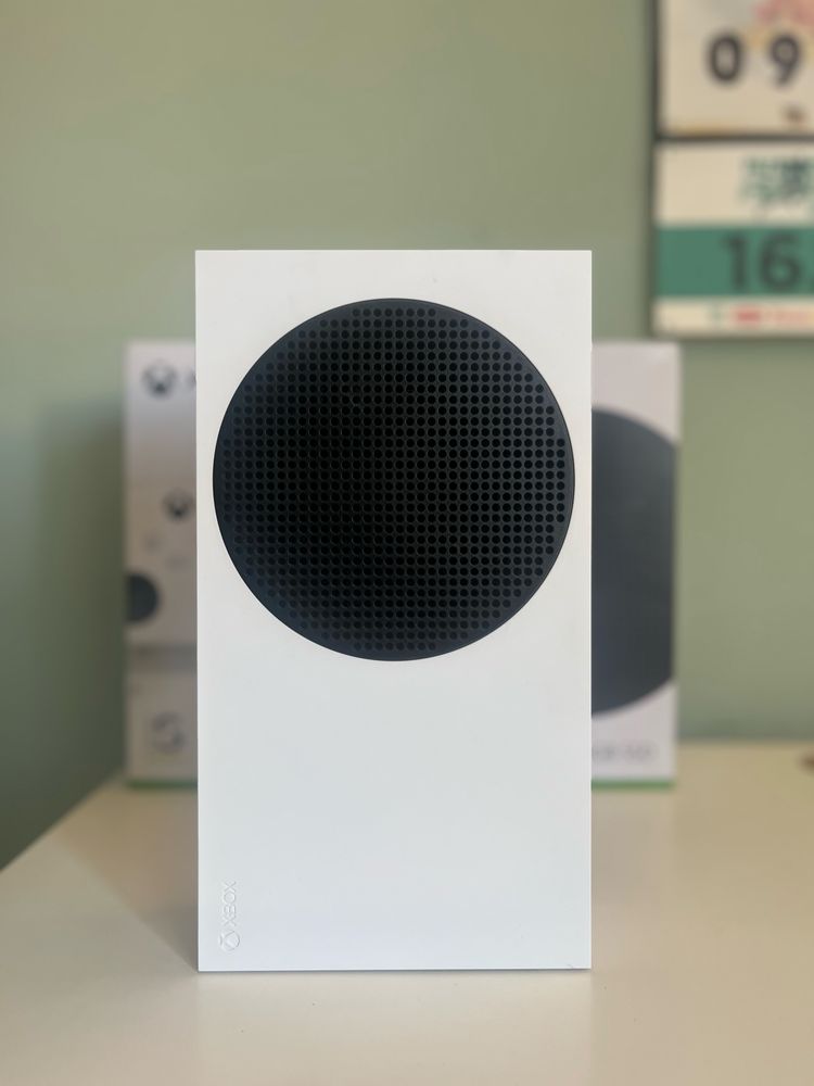 Xbox Series S 512 GB — като нов