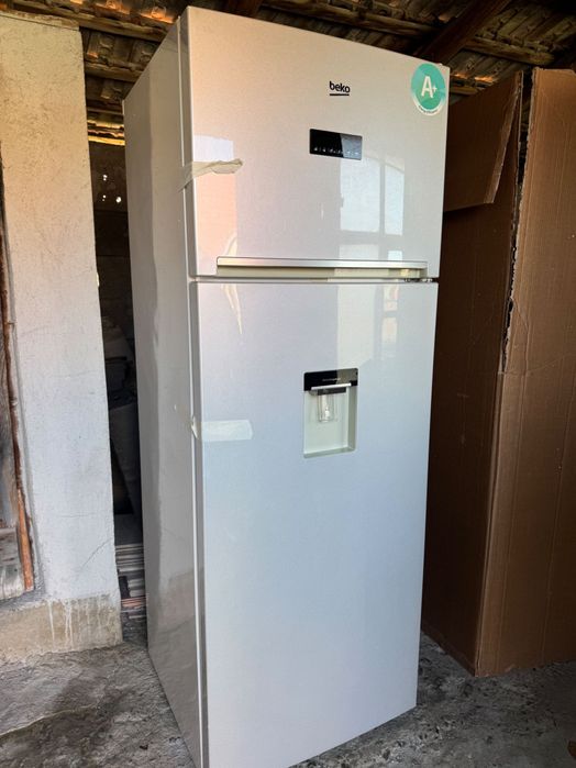 Vând frigider in stare bună de functionare!