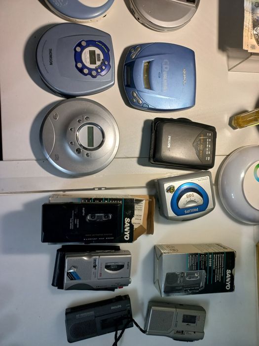 Cd player mp3 portabile reportofoane walkmane sony philips aiwa grundi
