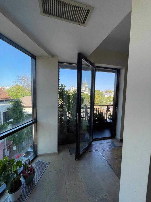 Apartament 3 camere, terasa si vedere la Mitropolie – 6 min de metrou