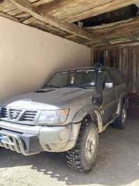 Nissan Patrol Gris