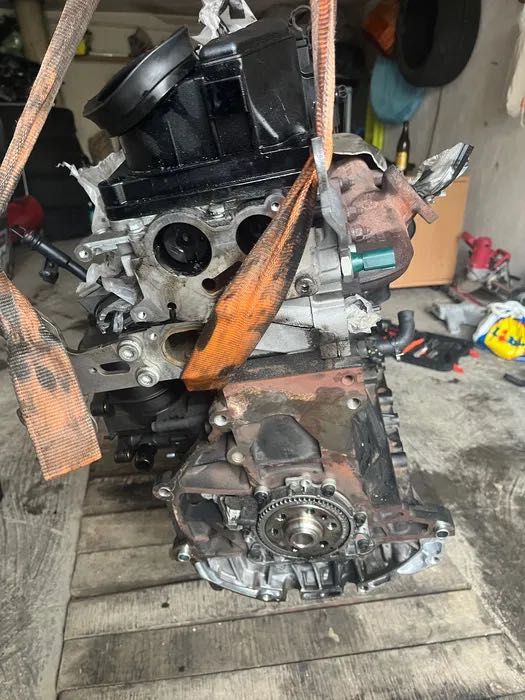 Vând motor Audi A6 C7 2.0 177CP an 2012 CGLC ,215.000km