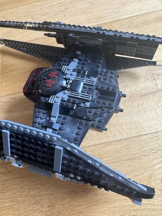 LEGO Star Wars 75179 – Kylo Ren’s TIE Fighter