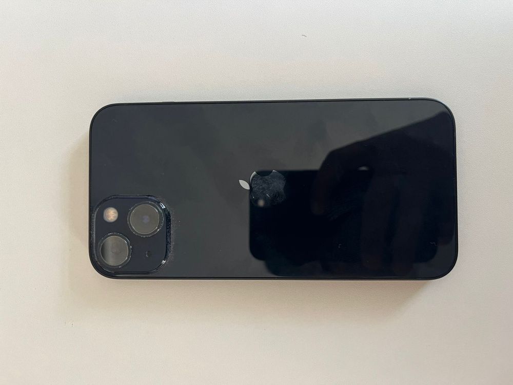 iPhone 13.