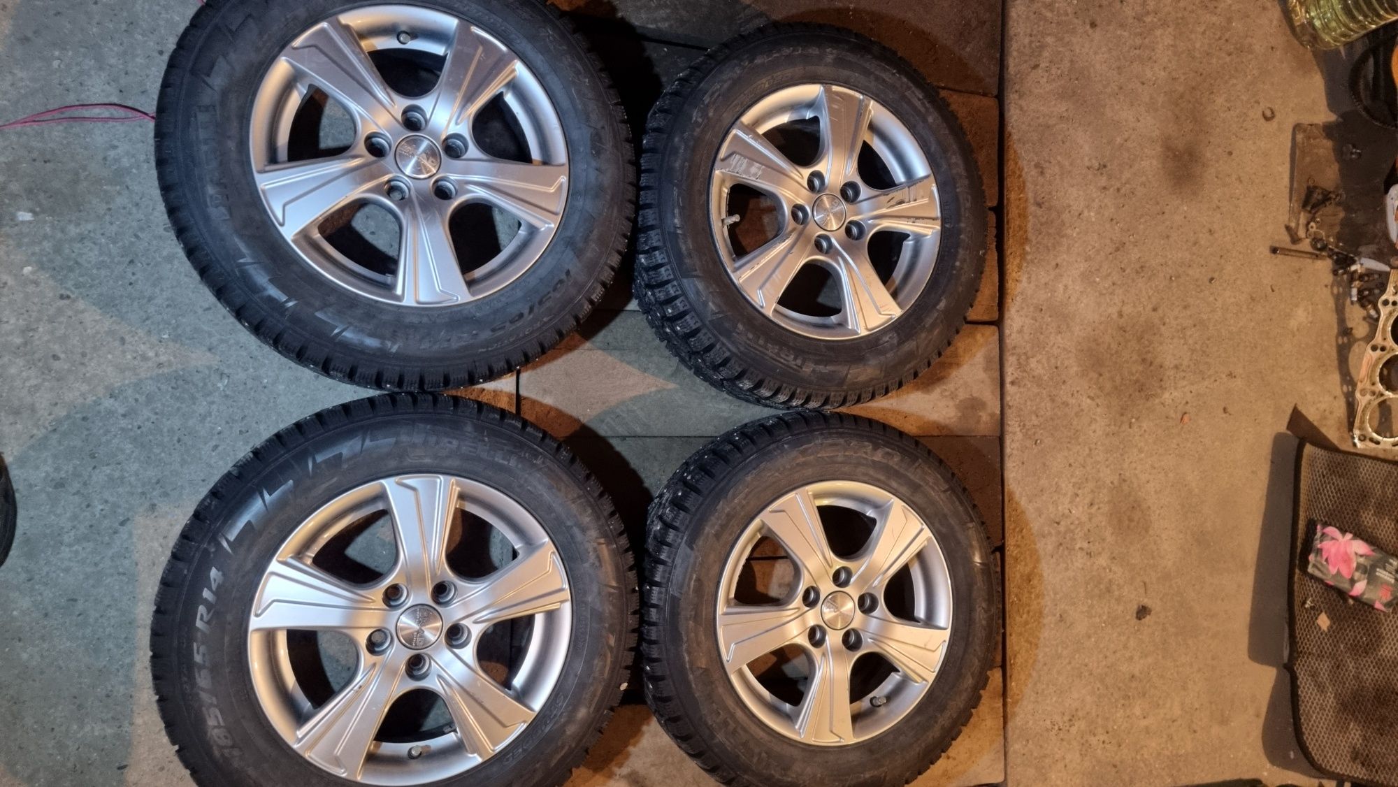 Продам шины с дисками Pirelli Ace Zero