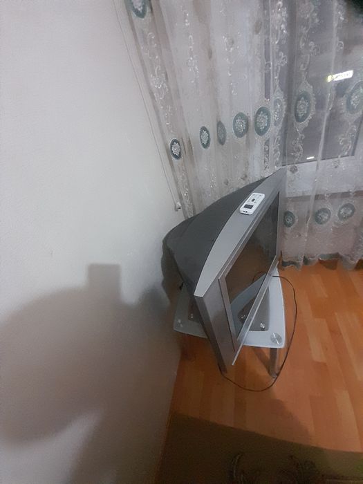 Телевизор в отличном состояние