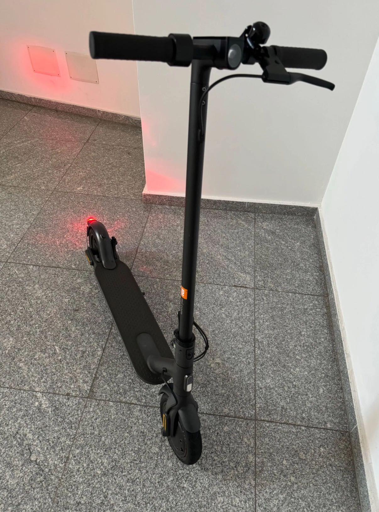 Vând trotinetă electrică Xiaomi pro2
