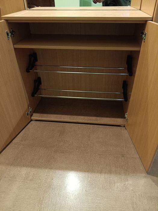 Продам прихожую б/у в хорошем состоянии,