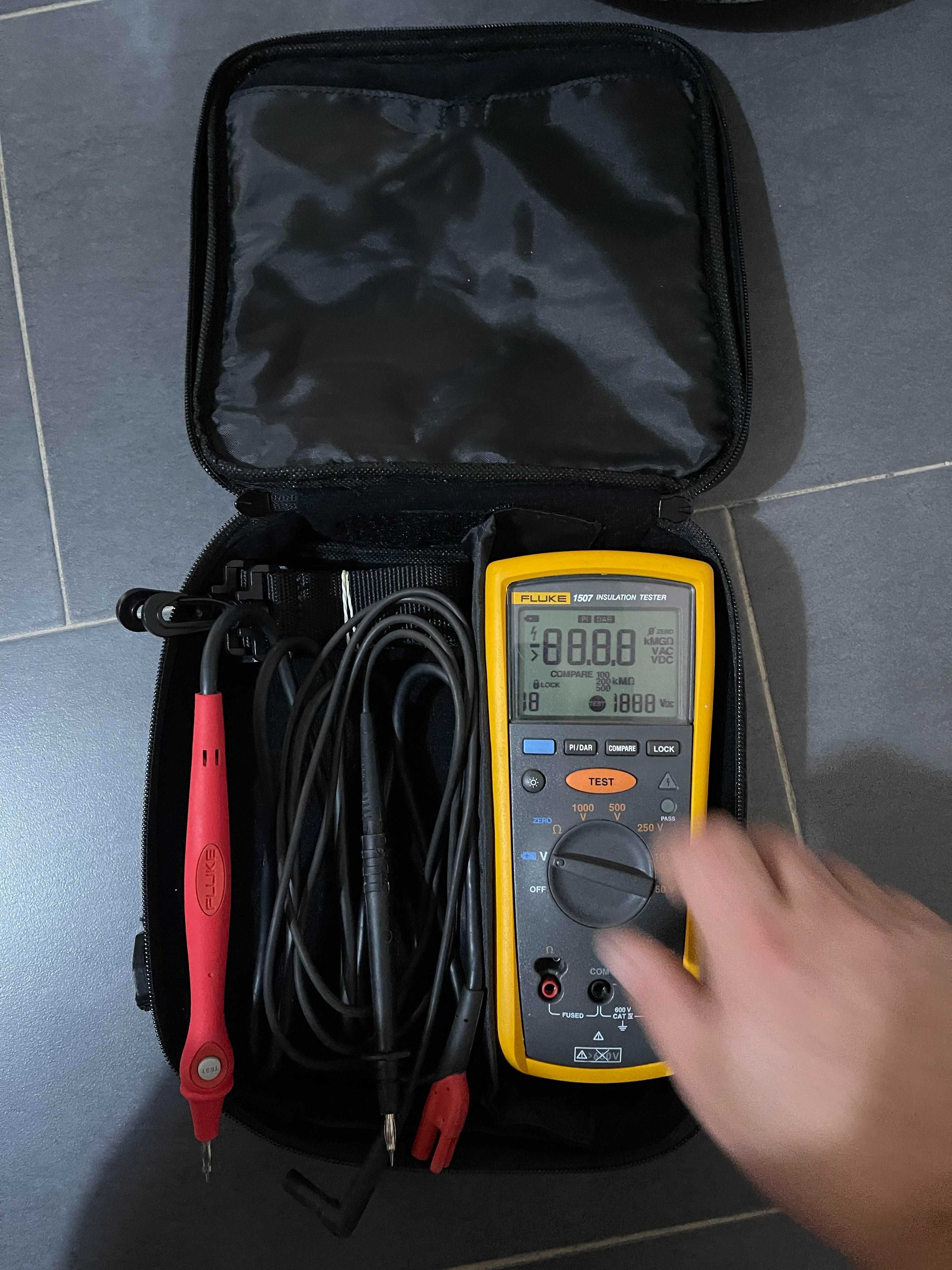 Fluke 1507 tester de izolatie (Insulation Resistance Tester)