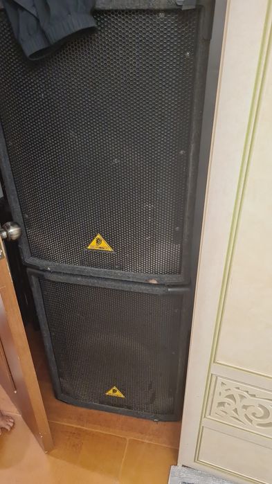 Продам 2 штук колонку беренджер