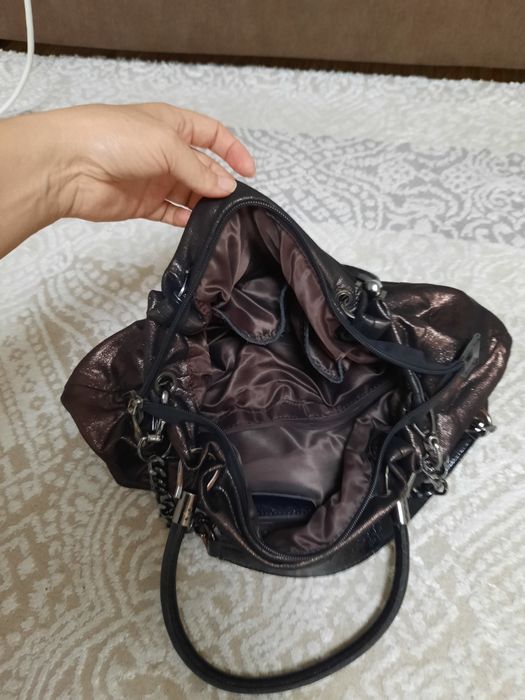 Продам женскую кожаную сумку