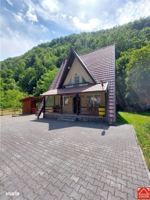 OPORTUNITATE!!! Casa la munte, zona Remeti, drumul Apusenilor! 2 case