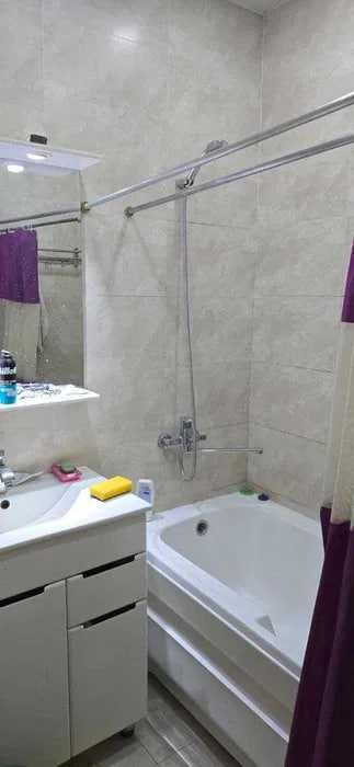 Продаётся  Ц6 2 комнатная квартира Центр Юнусабад ор-р Корзинка