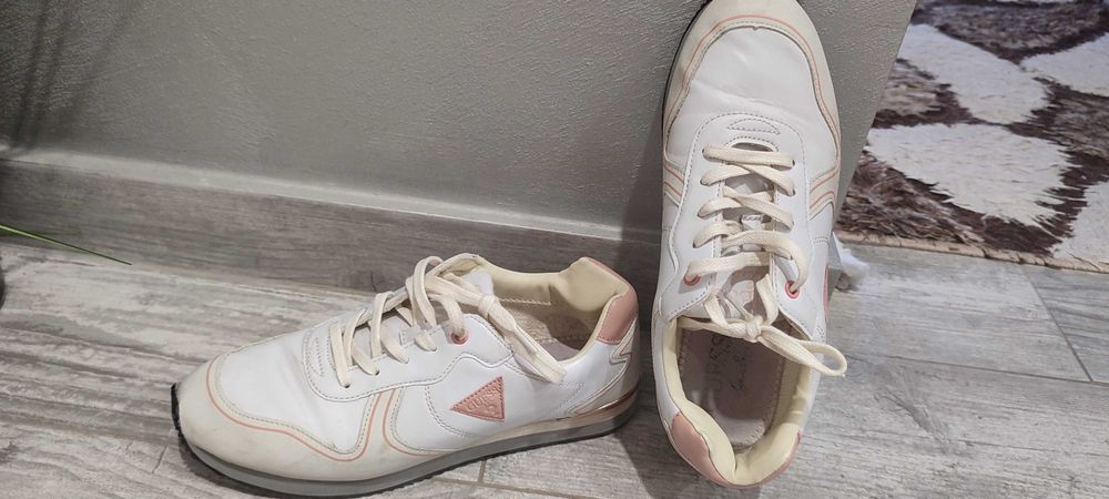 Дамски сникърси Guess