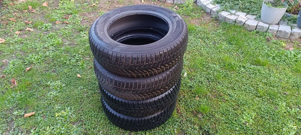 4 броя Гуми зимни KUMHO, размер 185/65/15 цола.