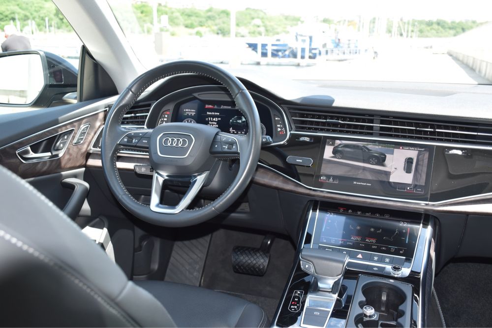 Audi Q8 55TFSI 340к.с *ПАНОРАМА*360*ДИСТРОНИК*