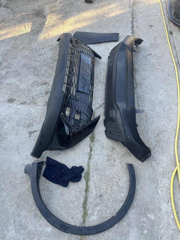 Grilă bară față.spoiler bara spate toyota chr.