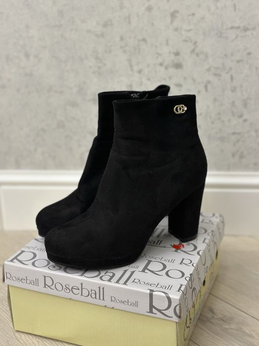 Туфли замшевый на каблуках