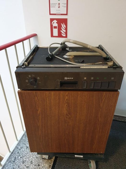 Продавам съдомиялна Siemen Lady за резервни части