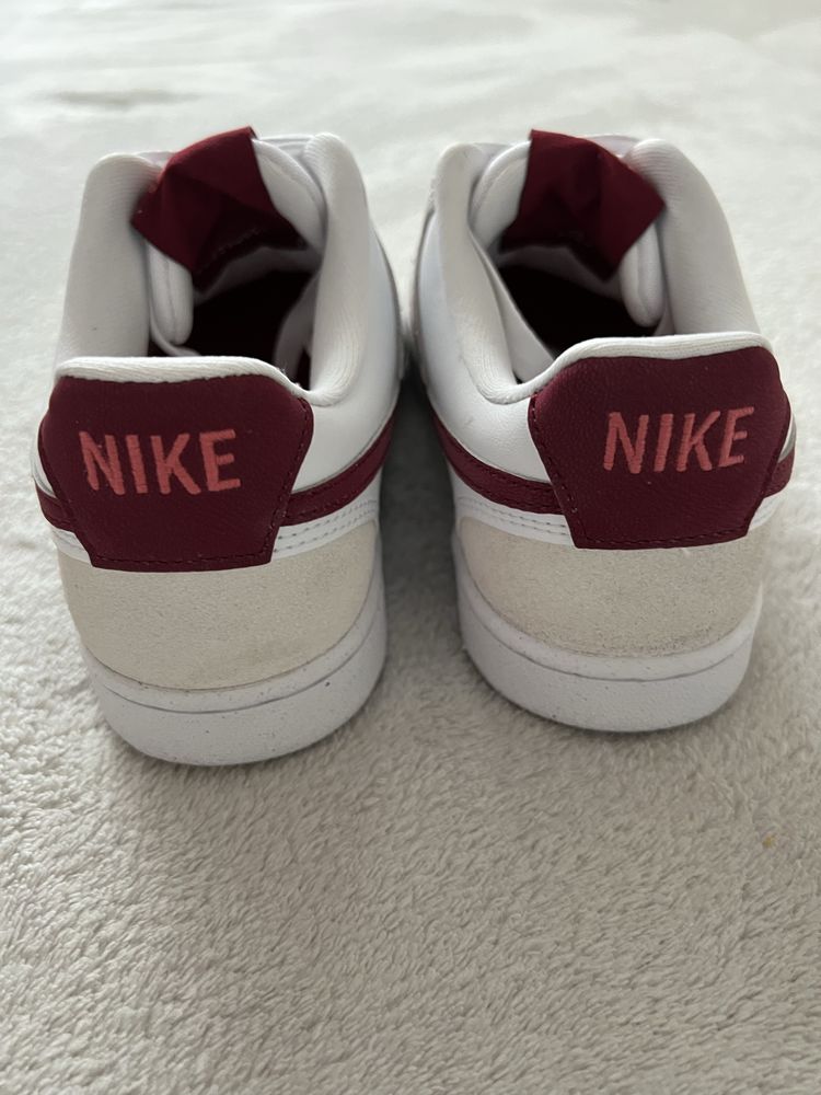 Сникърси Nike