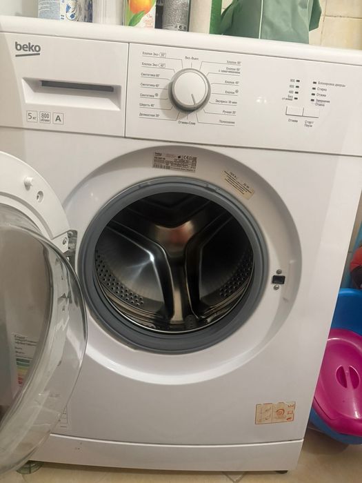 Стиральная машинка beko в рабочем состоянии.