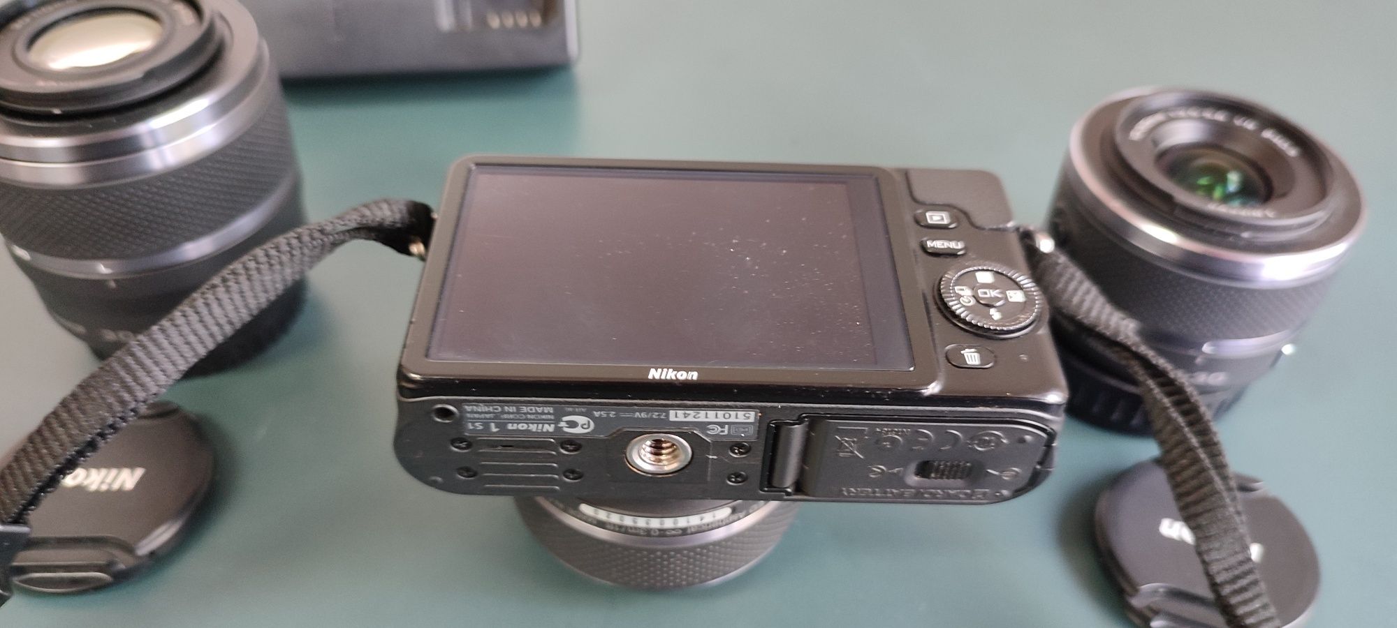 Aparat foto mirrorless Nikon 1 S 1 kit cu 3 obiective