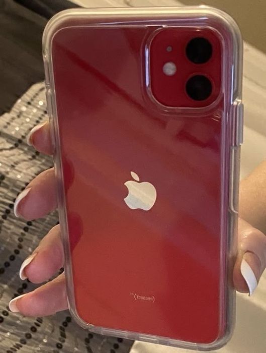 Продам iPhone 12 красный — отличное состояние