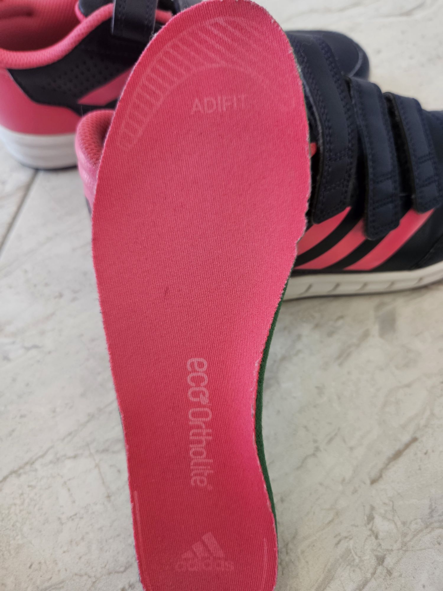 Оригинални маратонки на adidas