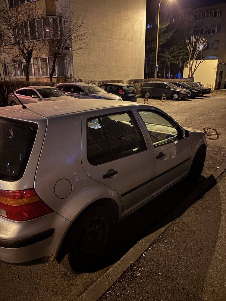 Vând Golf 4 1.4 16V !MOTOR DEFECT!