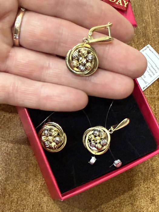 Продам коиплект из лимонного золота