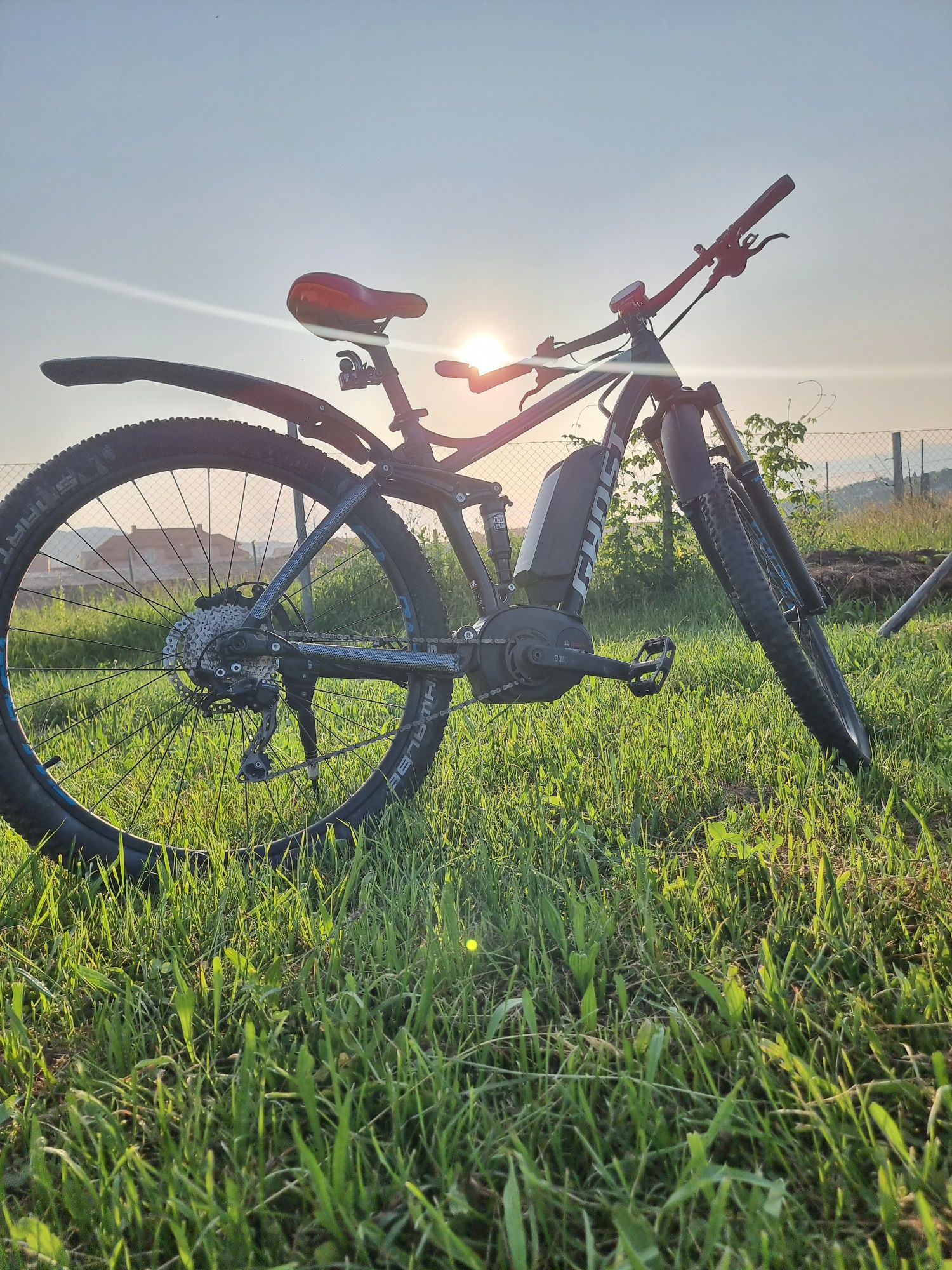 Bicicleta electrica full suspension Ghost 29